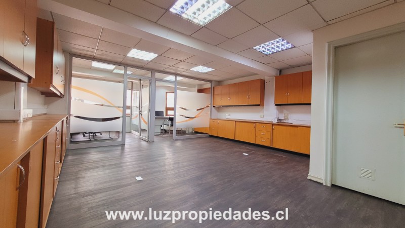 Antonio Varas N°216, Of. 403., Ed. Torres del Puerto - Luz Propiedades