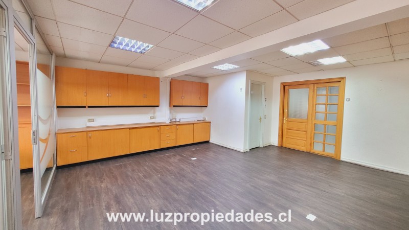 Antonio Varas N°216, Of. 403., Ed. Torres del Puerto - Luz Propiedades