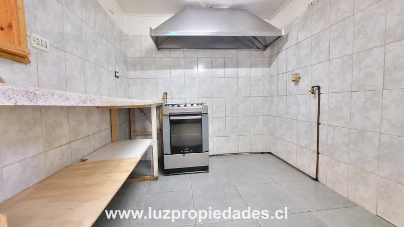 Los Sauces N°36, Población Cayenel - Luz Propiedades
