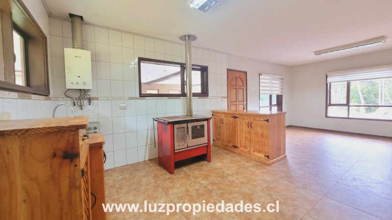 Psj. Los Robles, Parcela N&deg;19,  Senda Central, La Vara - Luz Propiedades