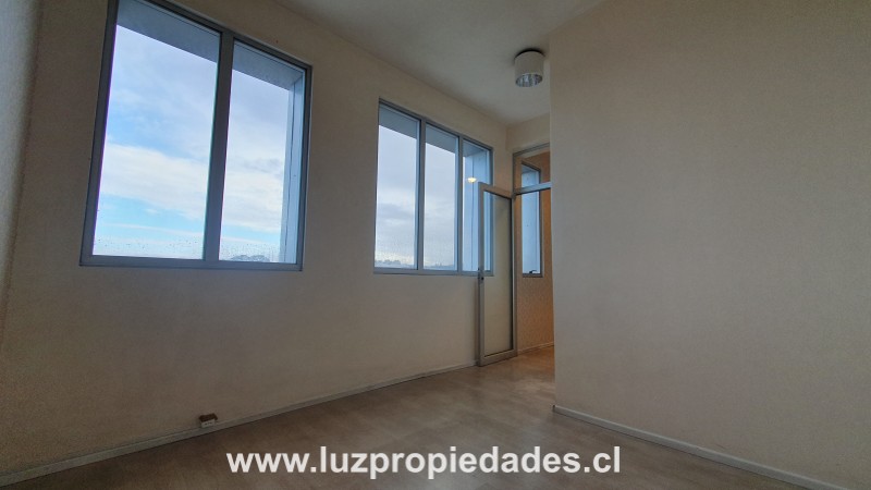 Quillota N&ordm; 175, Of. 1414, Ed. CCHC - Luz Propiedades