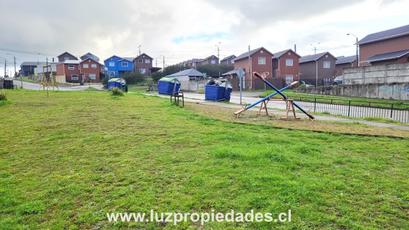 René Salinas Palacios N°1520, Sector Bosquemar - Luz Propiedades