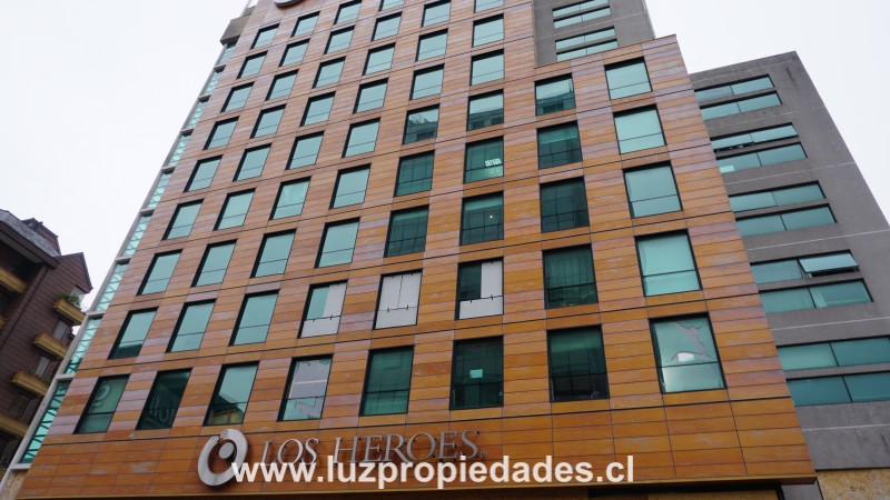 Urmeneta Nº305, Of. 501, Ed. Los Héroes - Luz Propiedades