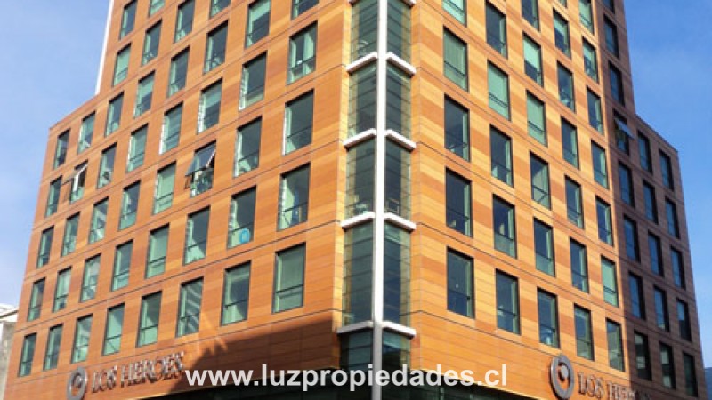 Urmeneta Nº305, Of. 711, Edificio Los Héroes - Luz Propiedades